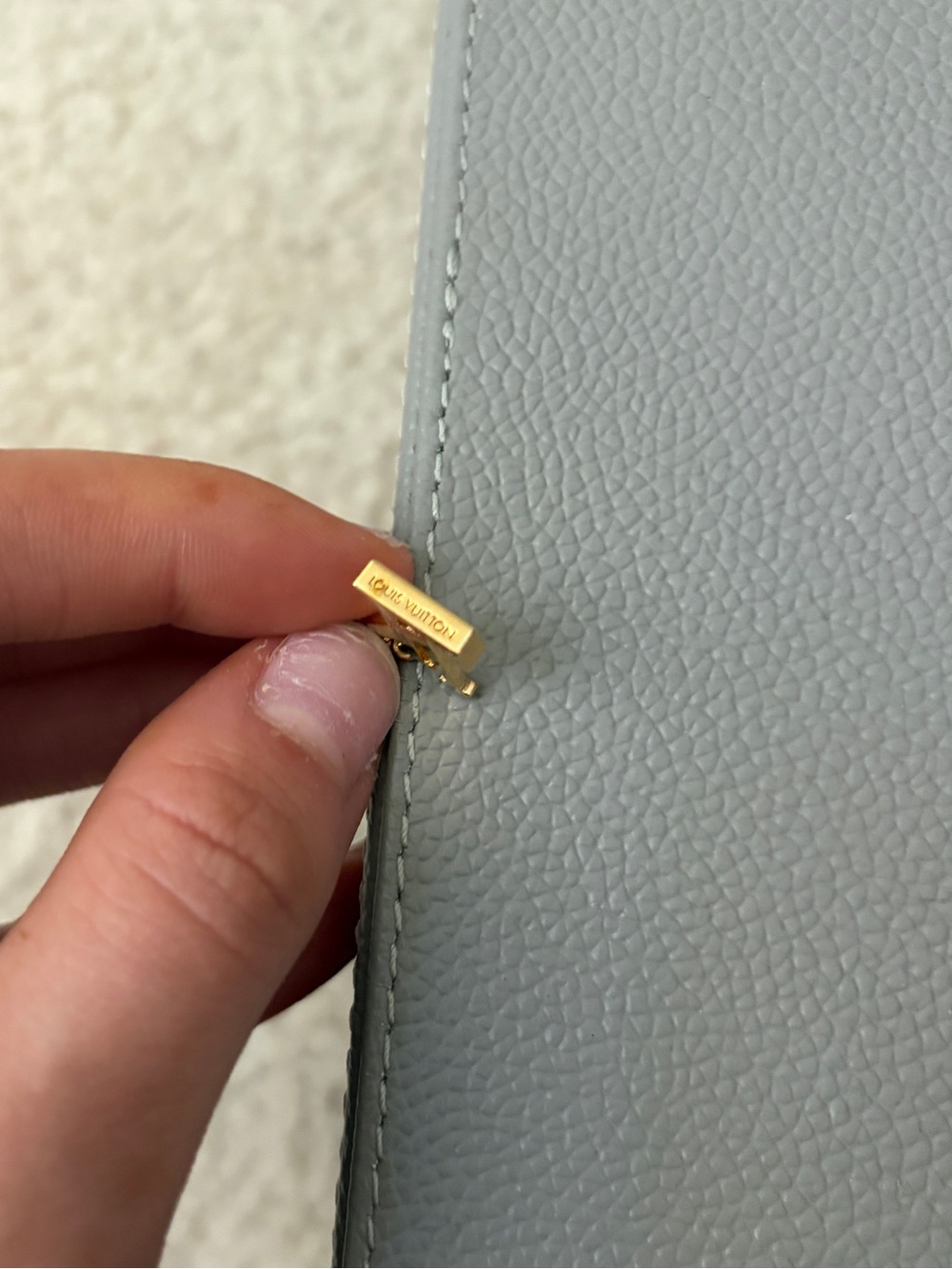 LV earrings - Picture 2 of 3